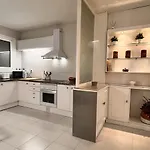 Espacioso Con Patio Interior アパート *