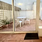 Espacioso Con Patio Interior アパート *