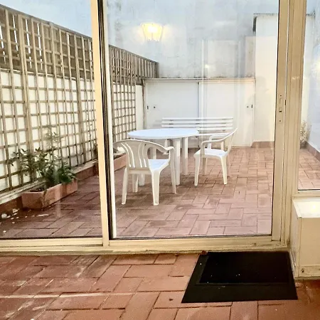 Espacioso Con Patio Interior 아파트 *